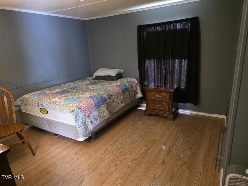 Photo #12: 549 Peoples Road