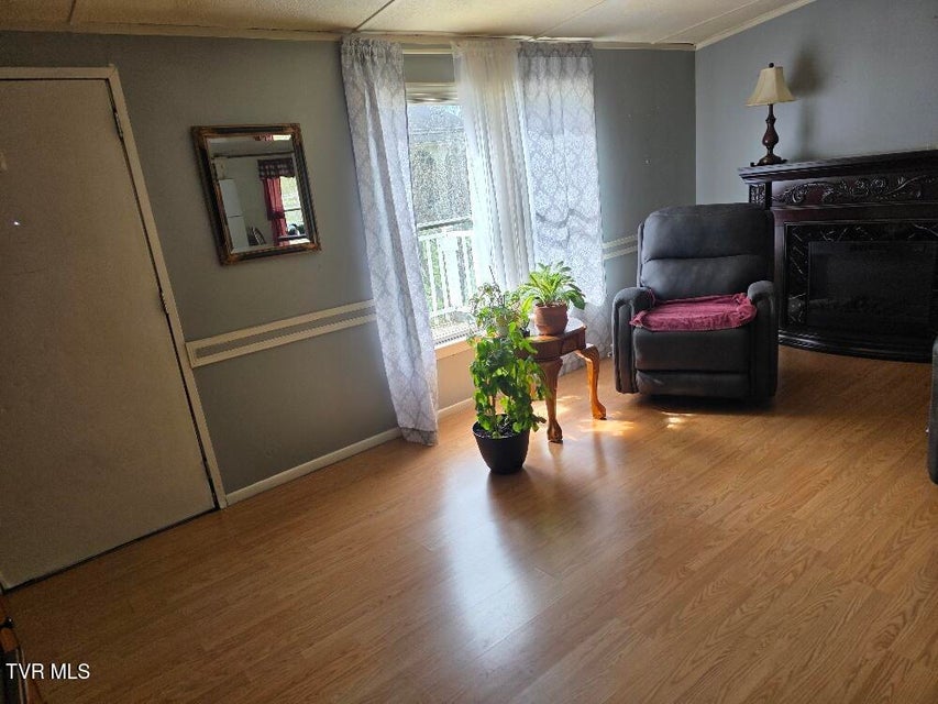 Photo #6: 549 Peoples Road