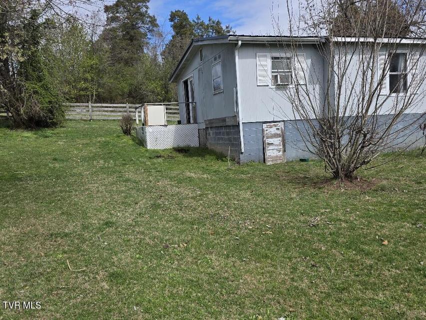 Photo #2: 549 Peoples Road