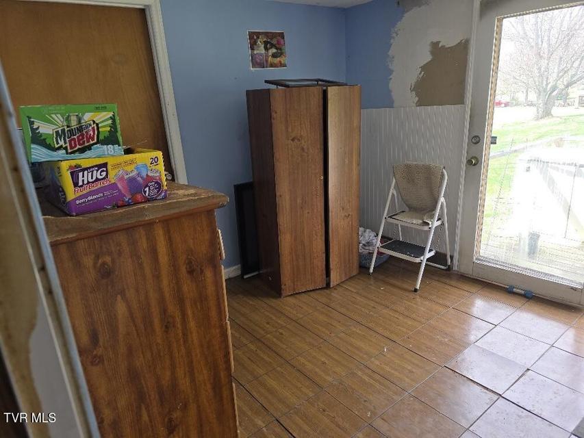 Photo #15: 549 Peoples Road