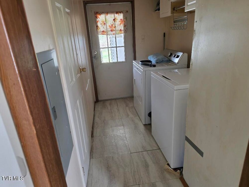 Photo #9: 549 Peoples Road