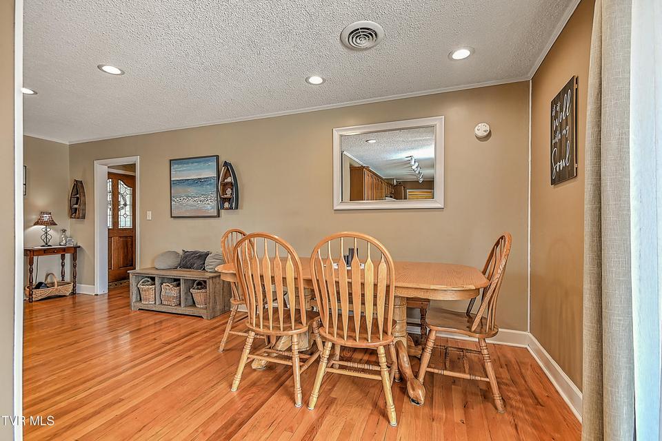 Photo #14: 406 Circle Heights Drive