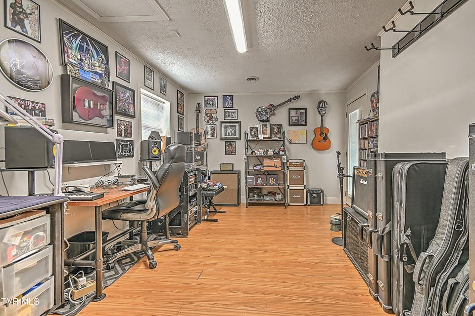 Photo #21: 406 Circle Heights Drive