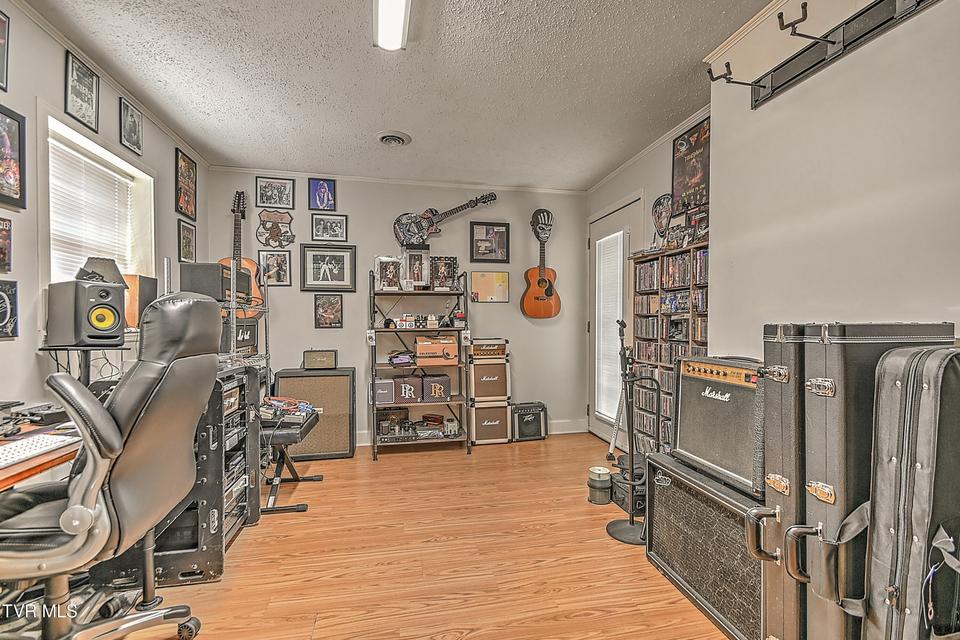 Photo #22: 406 Circle Heights Drive