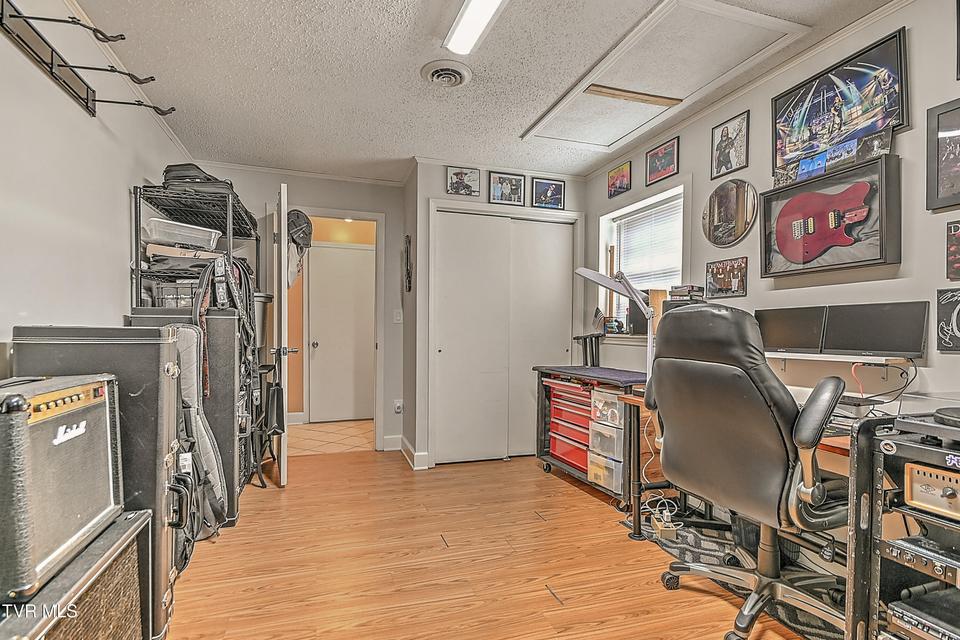 Photo #23: 406 Circle Heights Drive