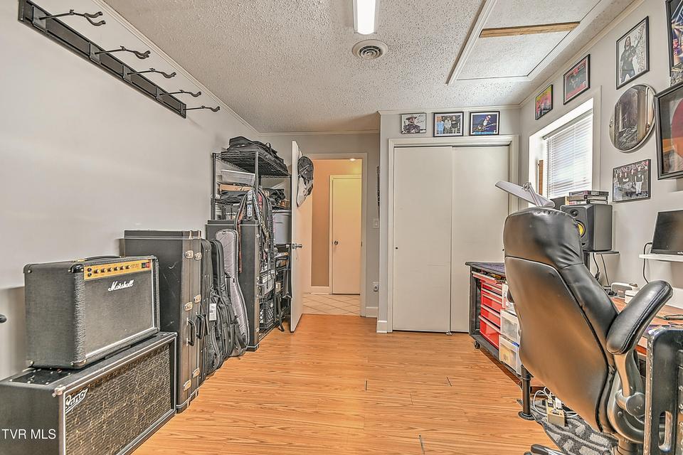 Photo #24: 406 Circle Heights Drive