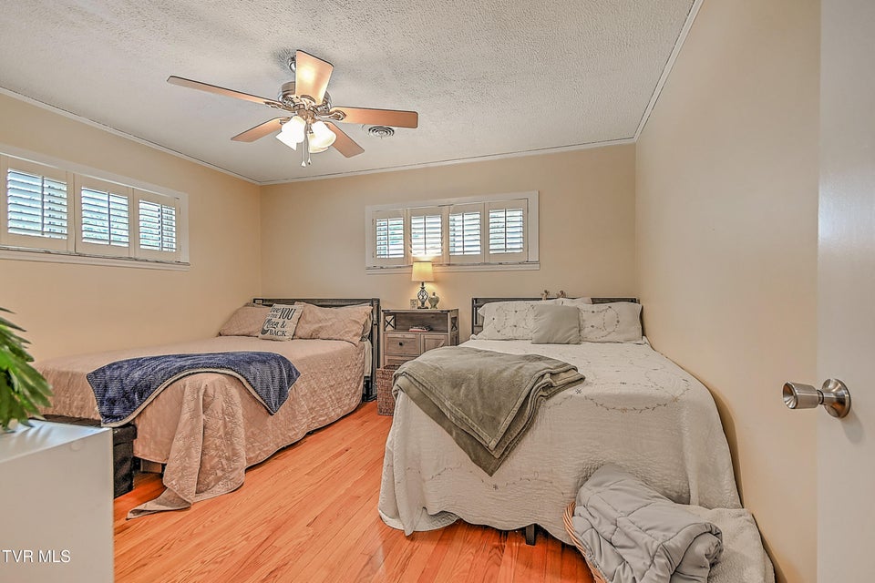 Photo #29: 406 Circle Heights Drive