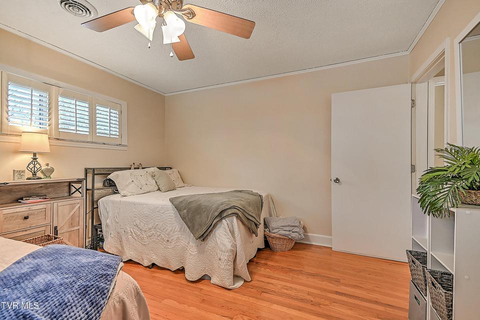 Photo #31: 406 Circle Heights Drive