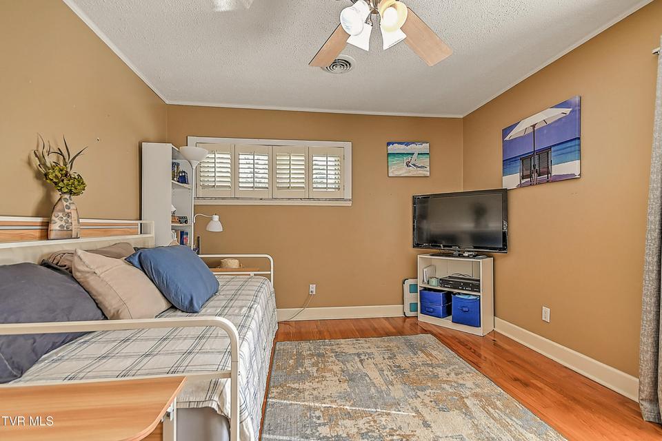 Photo #34: 406 Circle Heights Drive