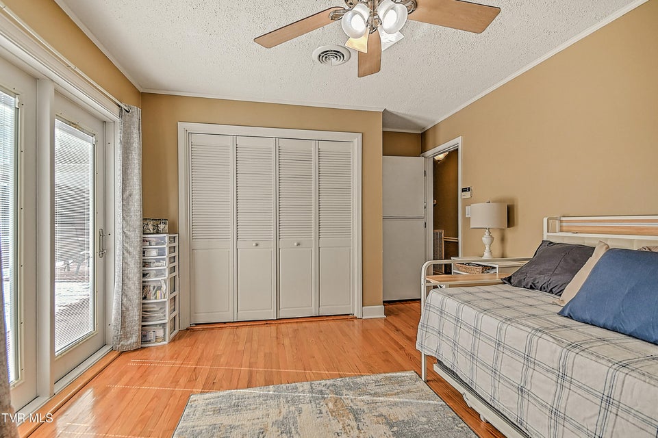 Photo #37: 406 Circle Heights Drive