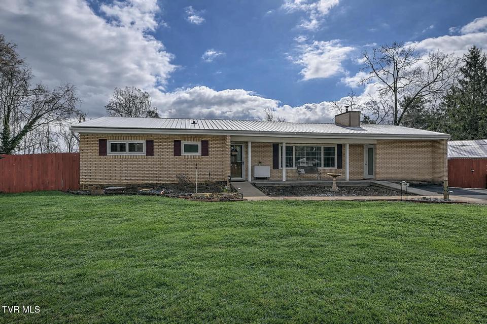 Photo #3: 406 Circle Heights Drive