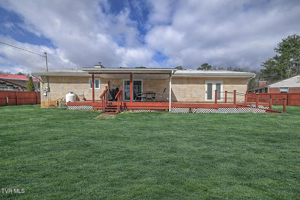 Photo #58: 406 Circle Heights Drive