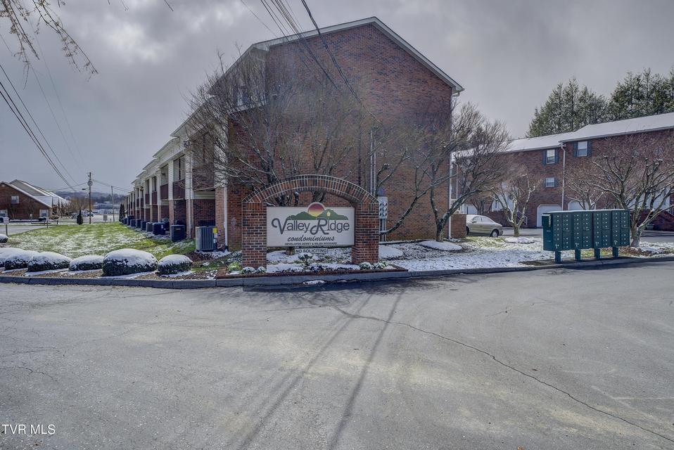 Photo #37: 204 Mountain View Road