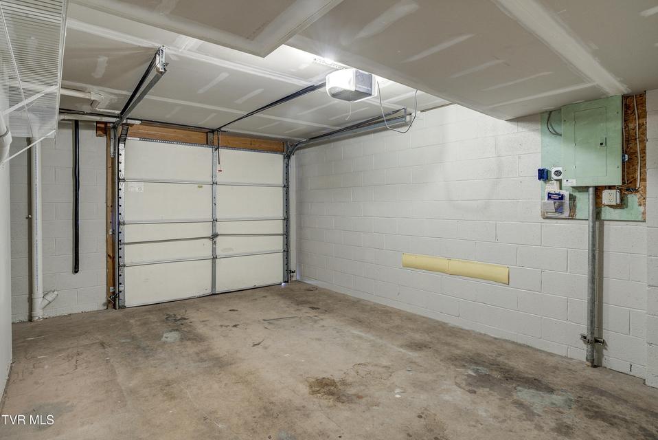 Photo #31: 204 Mountain View Road