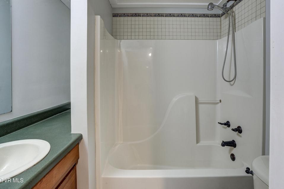 Photo #28: 204 Mountain View Road