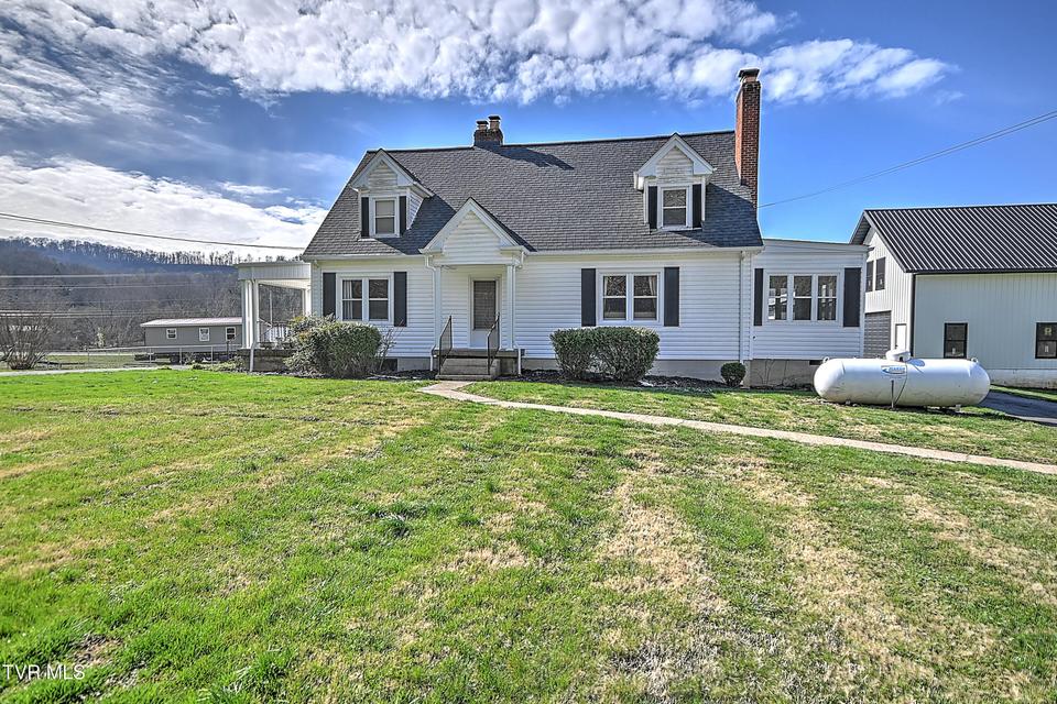 Photo #2: 4855 Bloomingdale Road