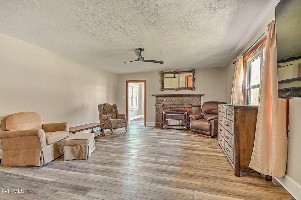 Photo #11: 4855 Bloomingdale Road