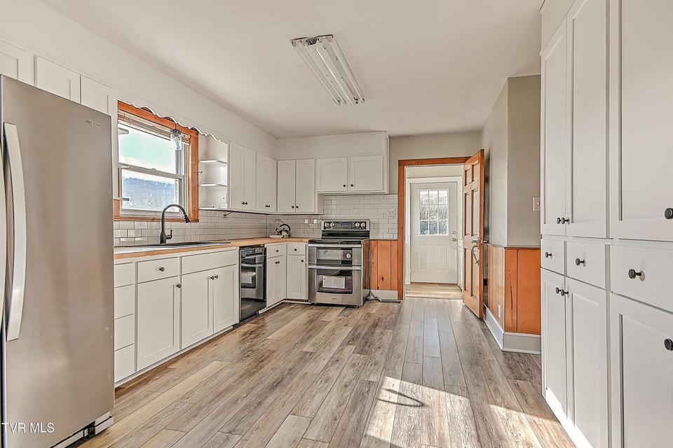 Photo #8: 4855 Bloomingdale Road