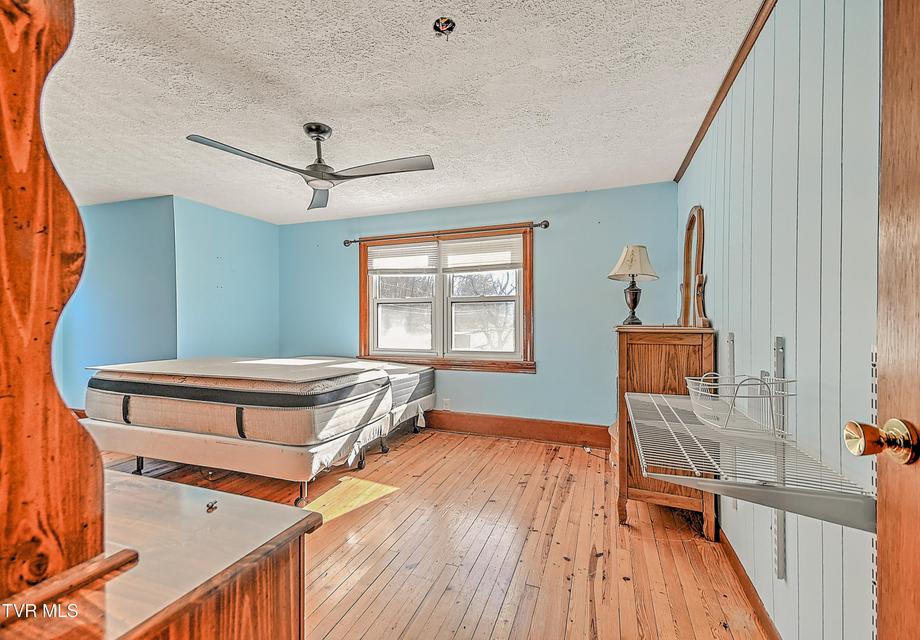 Photo #22: 4855 Bloomingdale Road