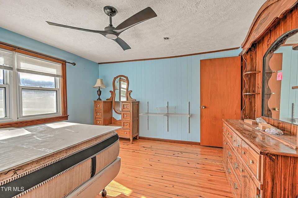 Photo #24: 4855 Bloomingdale Road