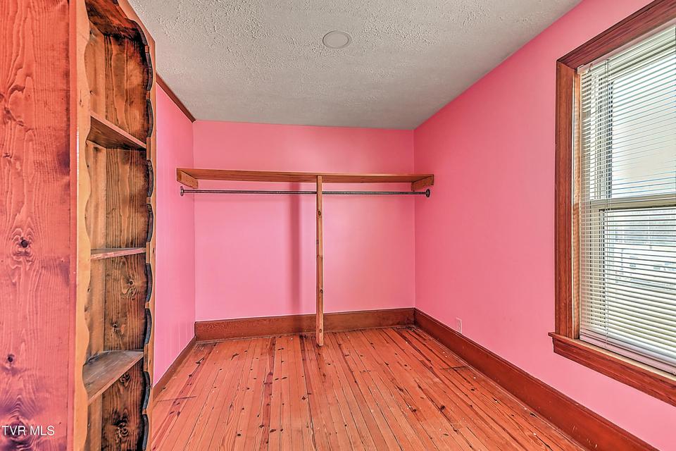 Photo #25: 4855 Bloomingdale Road