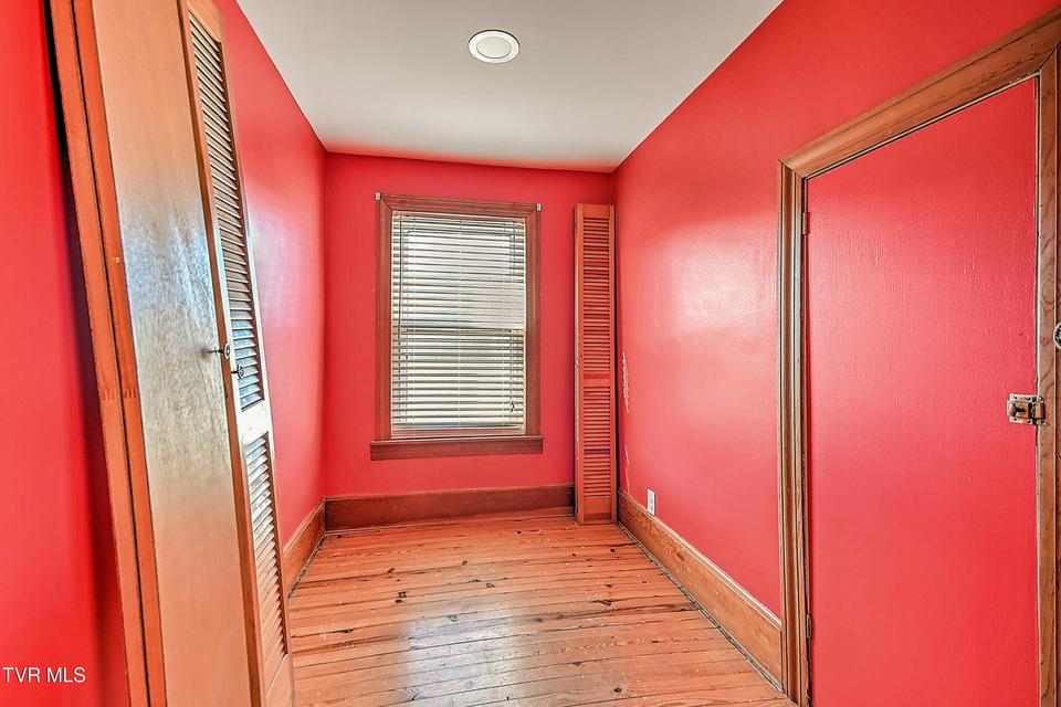 Photo #31: 4855 Bloomingdale Road