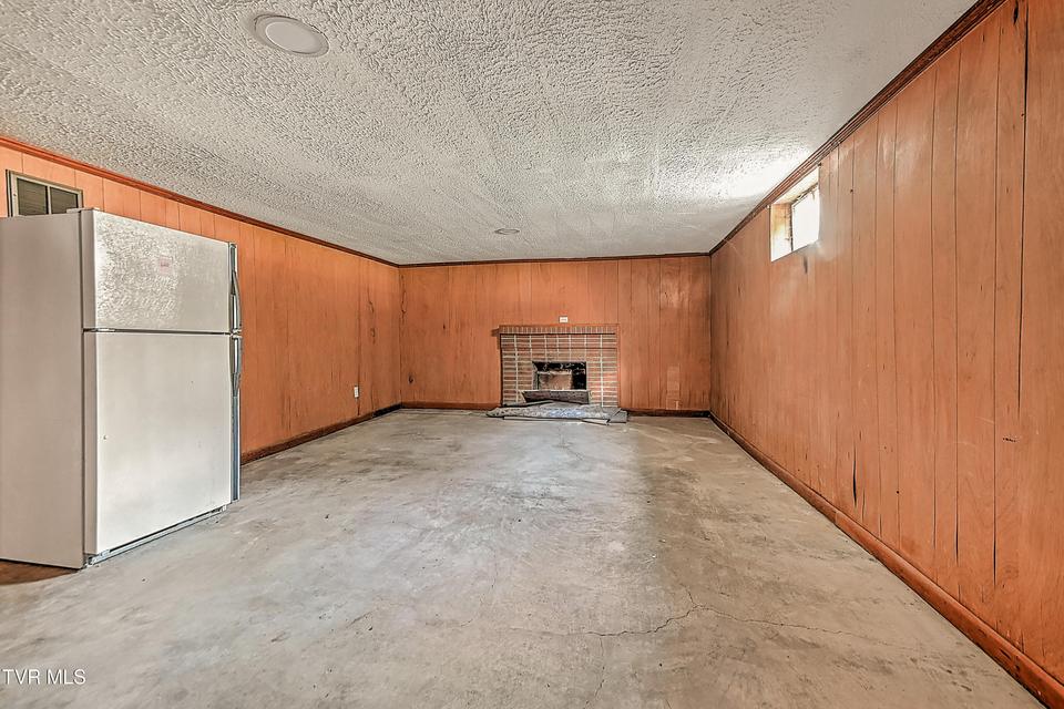 Photo #33: 4855 Bloomingdale Road