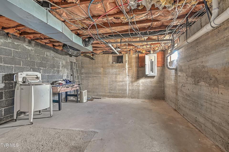 Photo #37: 4855 Bloomingdale Road