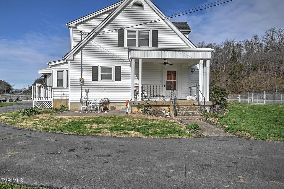 Photo #38: 4855 Bloomingdale Road