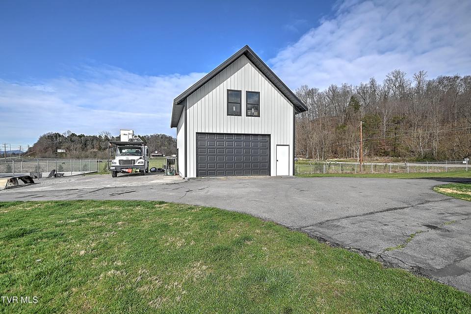 Photo #41: 4855 Bloomingdale Road