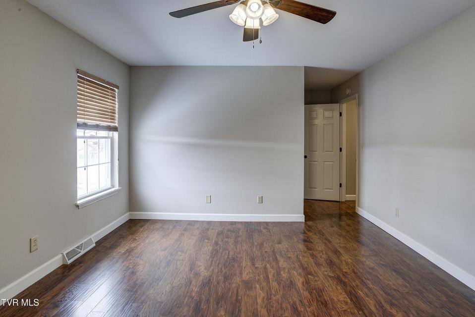 Photo #14: 204 Mountain View Road