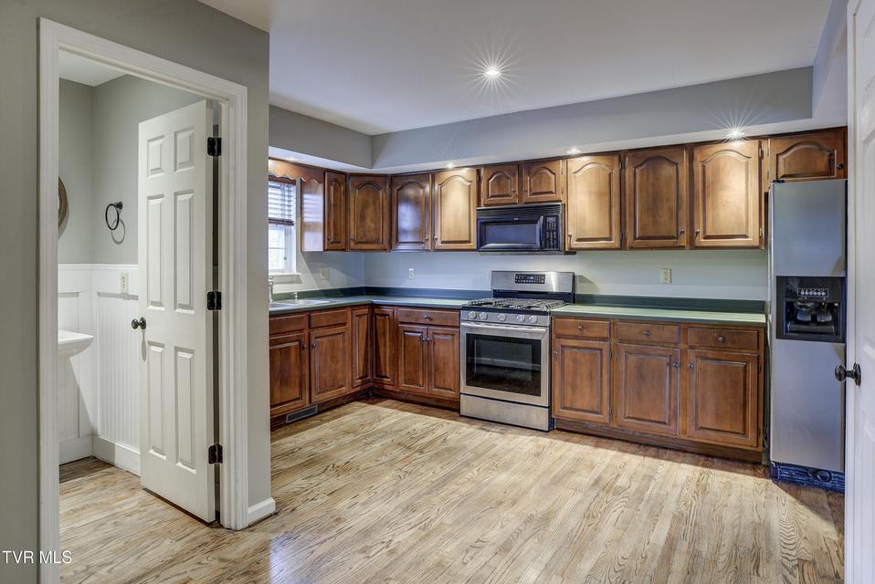 Photo #10: 204 Mountain View Road