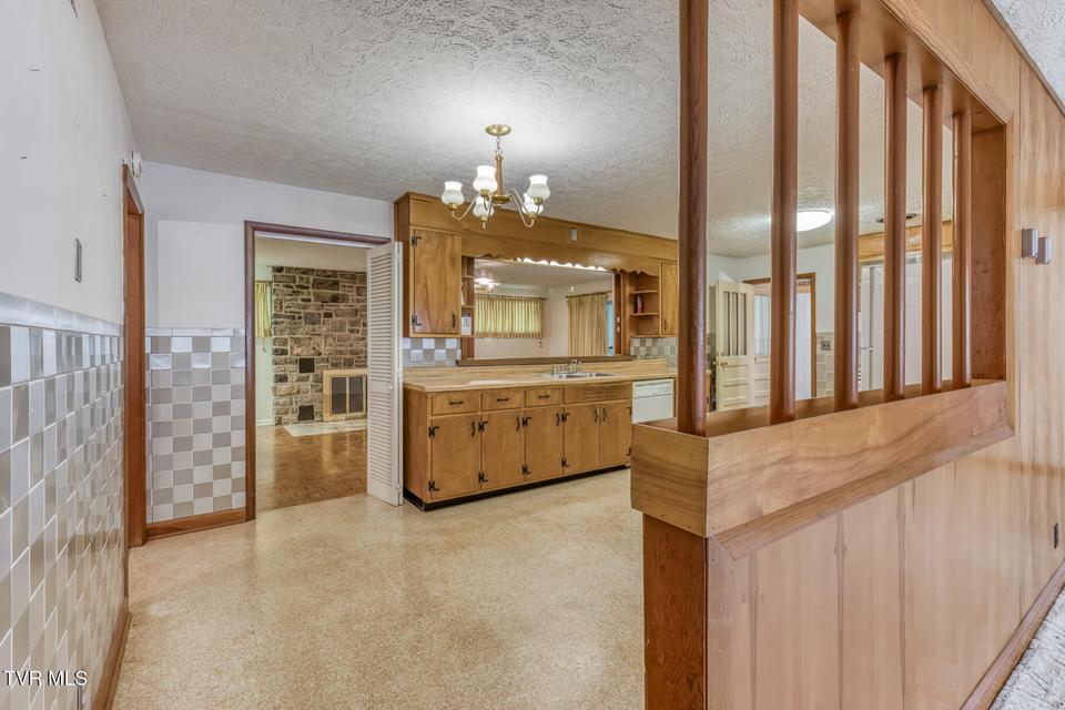 Photo #7: 428 Allen Drive