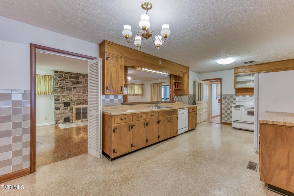 Photo #9: 428 Allen Drive