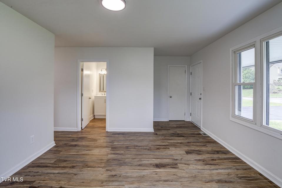 Photo #10: 932 Mountain View Road