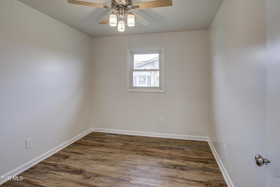 Photo #20: 932 Mountain View Road