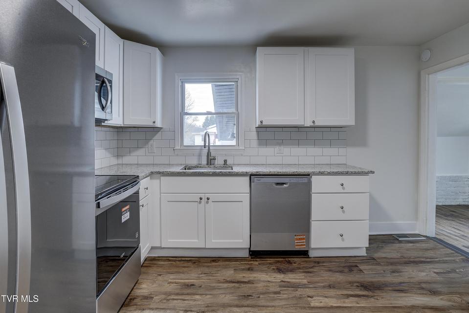 Photo #8: 932 Mountain View Road