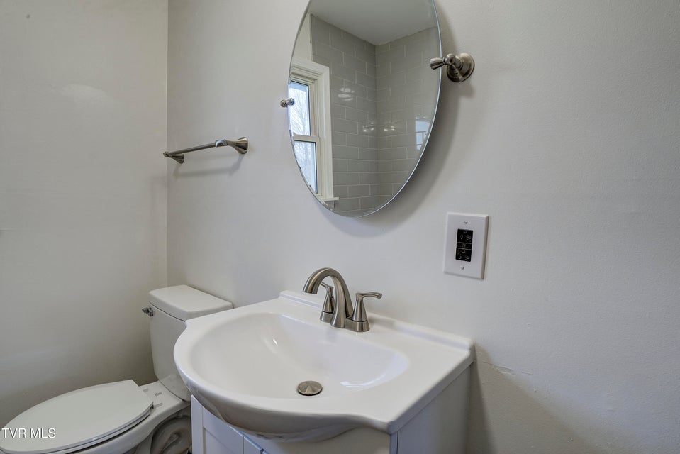 Photo #14: 932 Mountain View Road