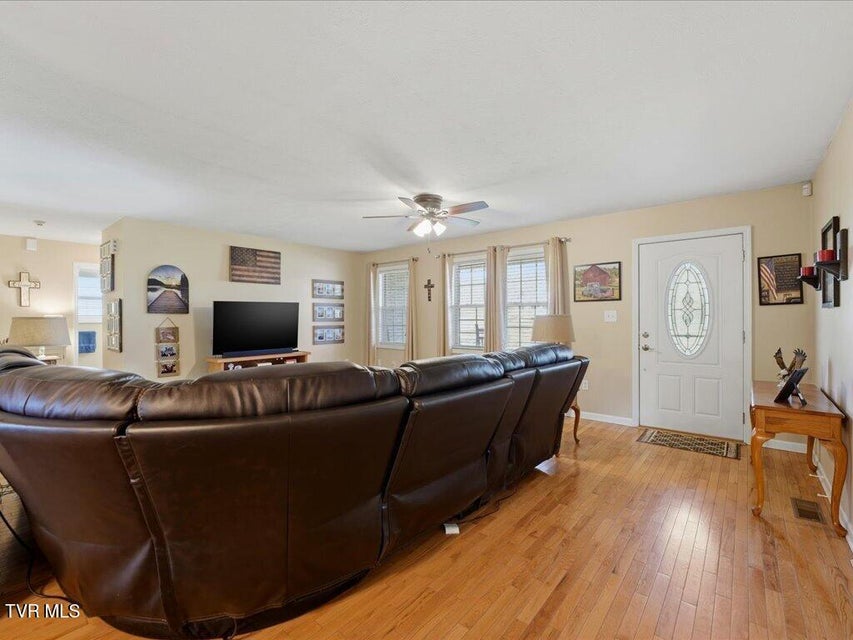 Photo #5: 197 Deer Ridge Drive