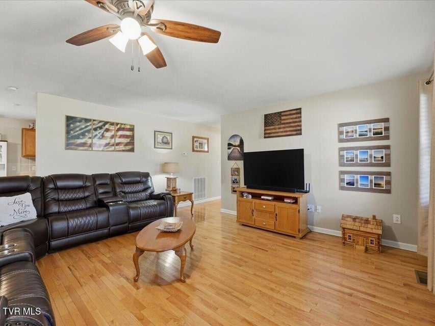 Photo #6: 197 Deer Ridge Drive