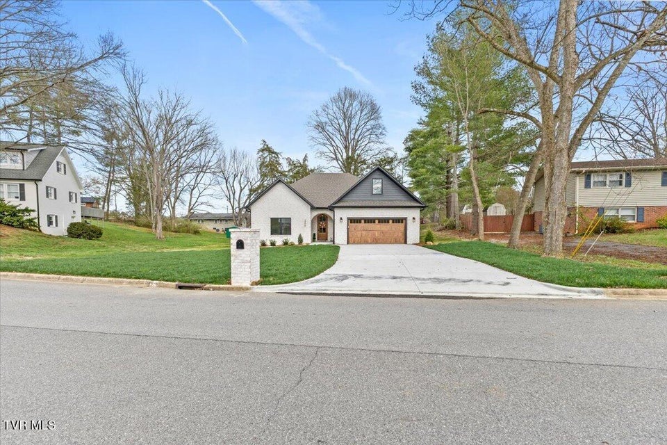 Photo #8: 2306 Rambling Road