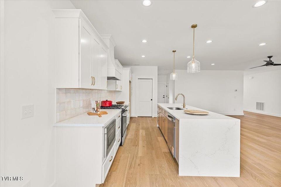 Photo #24: 2306 Rambling Road