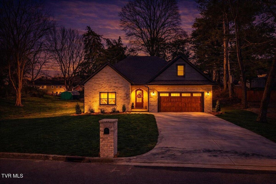 Photo #50: 2306 Rambling Road