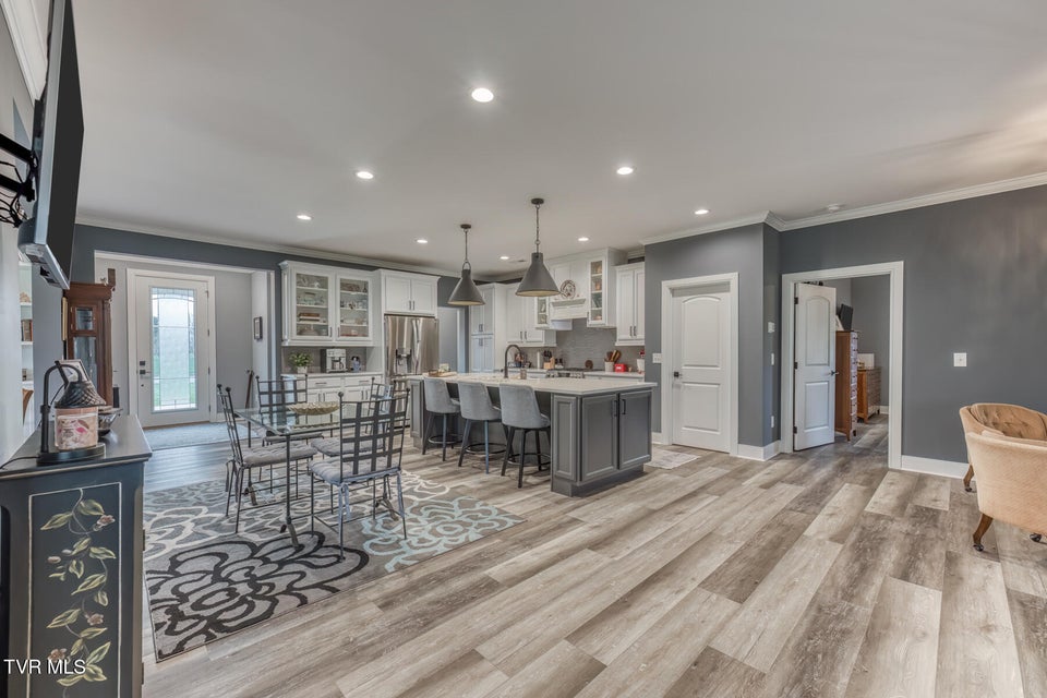 Photo #8: 100 Canterbury Place