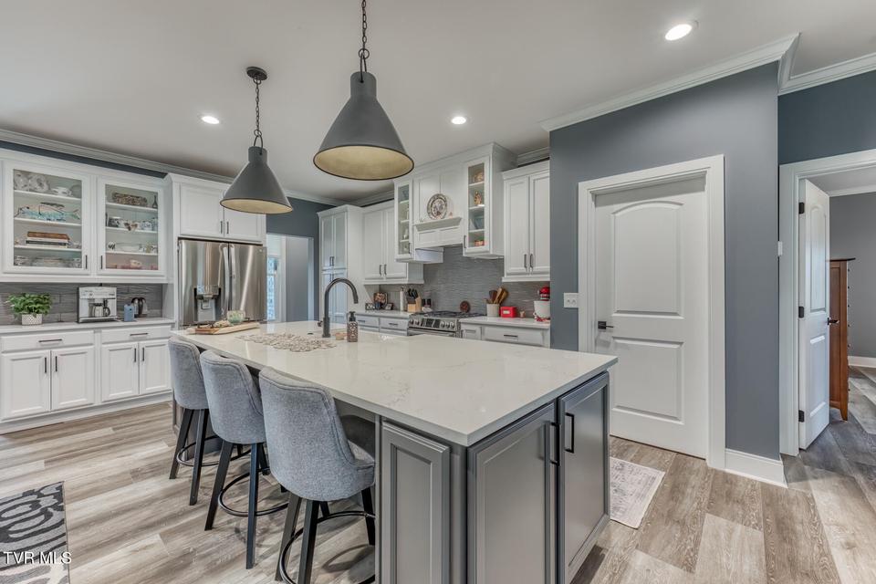 Photo #12: 100 Canterbury Place