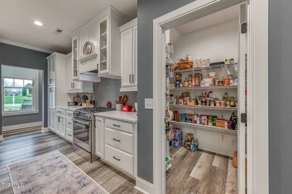 Photo #13: 100 Canterbury Place