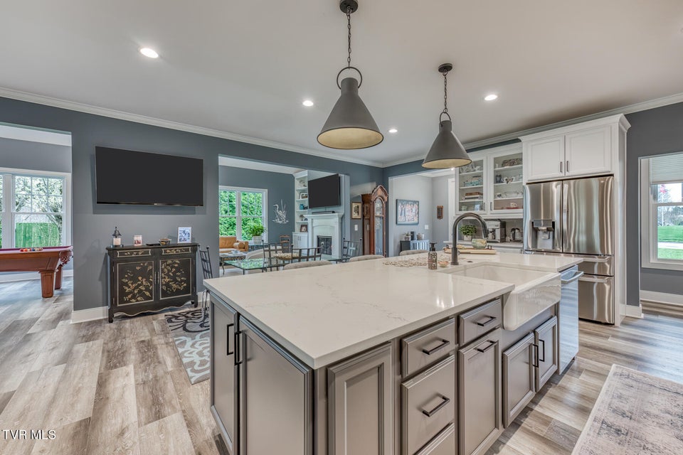 Photo #17: 100 Canterbury Place