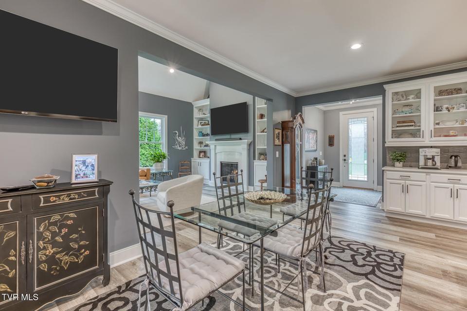 Photo #18: 100 Canterbury Place