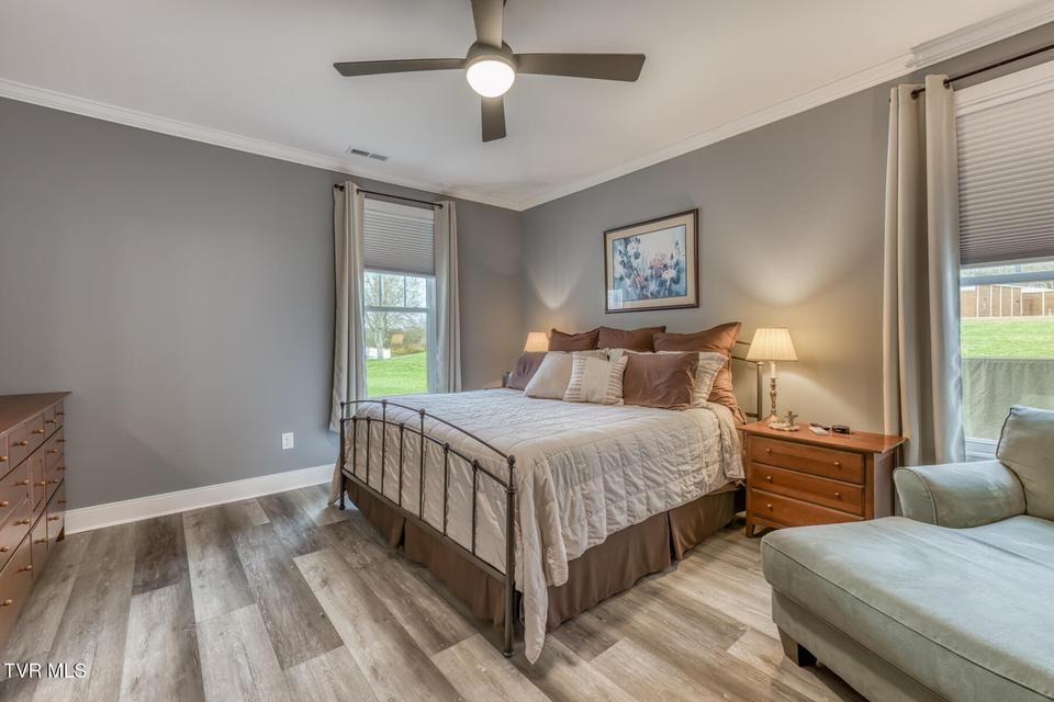 Photo #23: 100 Canterbury Place