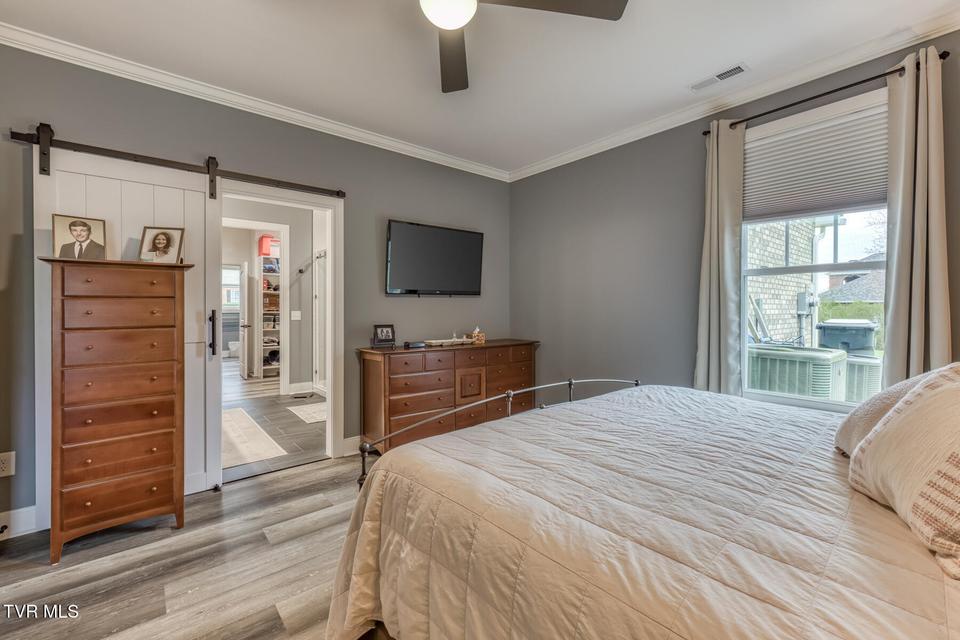 Photo #24: 100 Canterbury Place